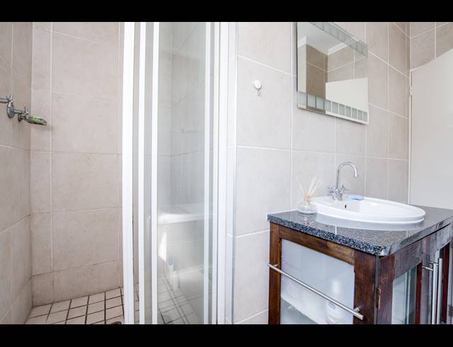 2 BEDROOM APARTMENT FOR SALE IN SUNNINGHILL